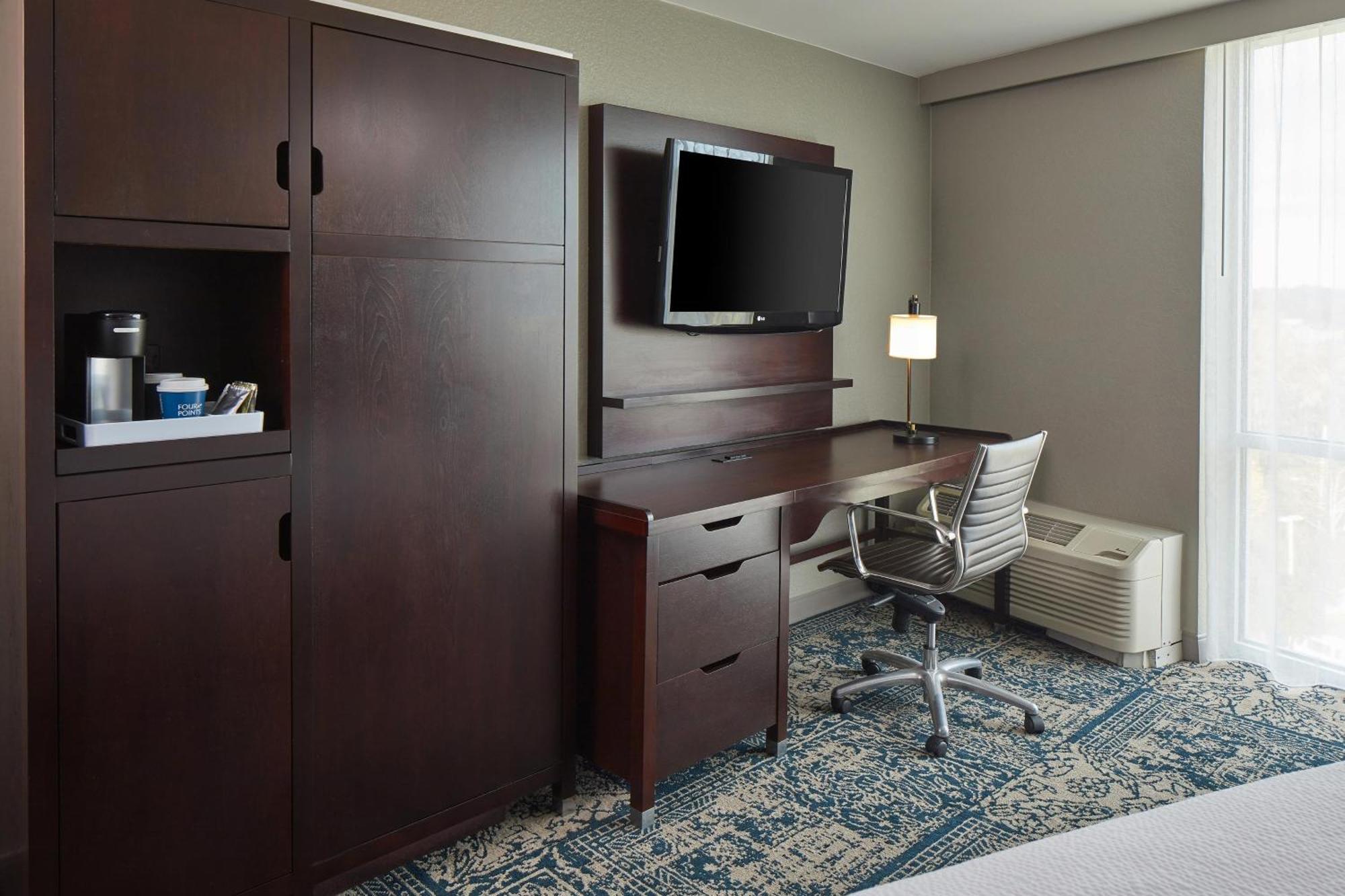 Guest Room 1 King,1543898176:JPEG